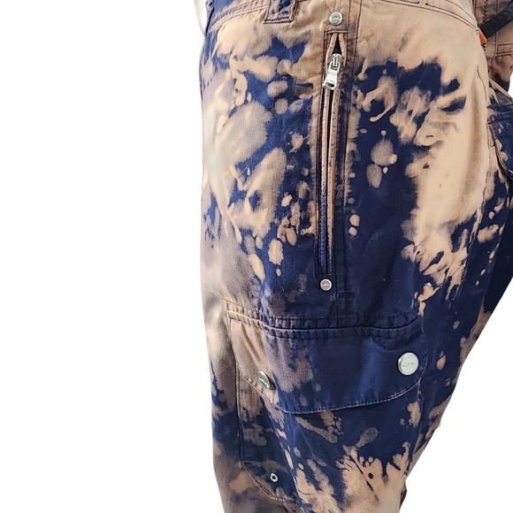 Ralph Lauren. One-of-a-kind, upcycled cargo, capri pants. Size: 10 - Picture 2 of 11